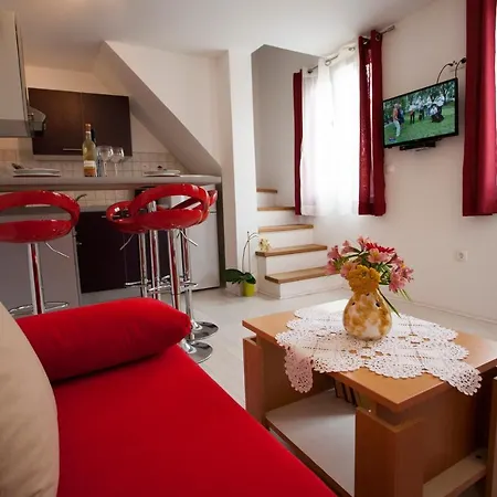 Superior In Stari Grad Apartment *