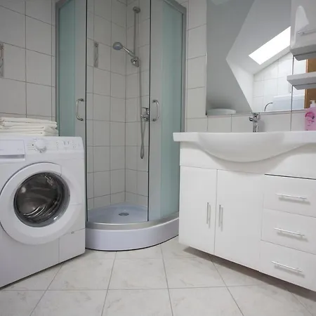 Superior In Stari Grad Apartment *